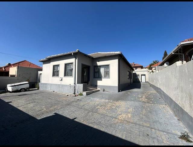 6 BEDROOM HOUSE FOR SALE IN ORANGE GROVE